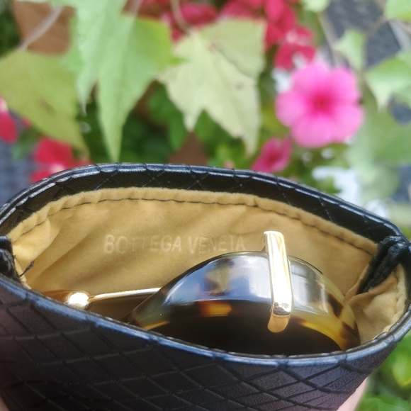 Bottega Veneta Drop Aviator Sunglasses in Black/Yellow (NEW) - Picture 14 of 16